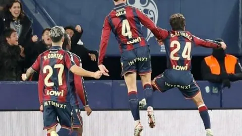 洛杉矶加州启动美国移民官员强化执法措施